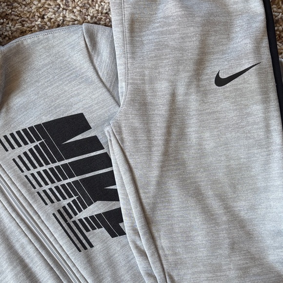 Nike Jogger Set - Picture 2 of 7